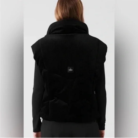 ALO Yoga Black Corduroy Puffer Vest - Picture 6 of 6